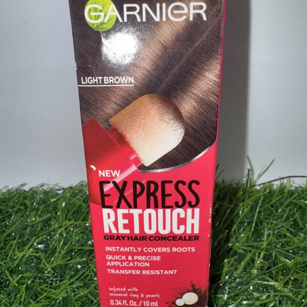 Garnier EXPRESS RETOUCH Grey Hair Concealer Light Brown .34 fl oz
